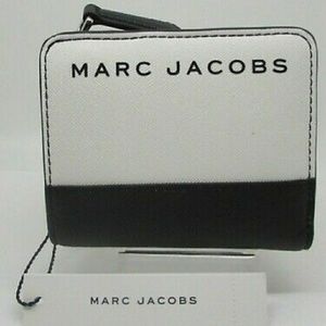 Marc Jacobs 55$ OB Black an white Logo Wallet